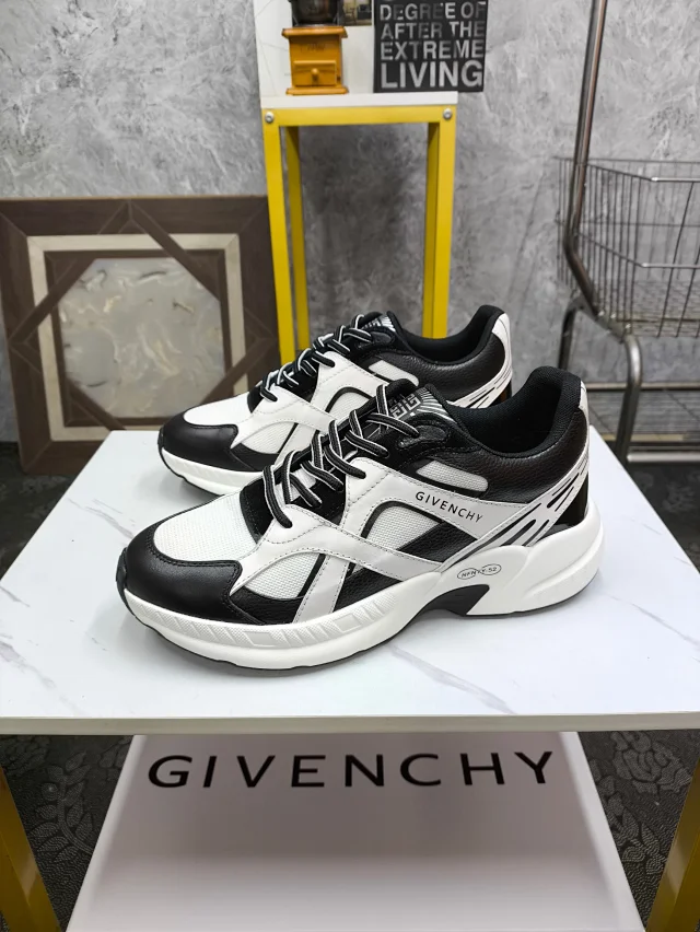 Givenchy Sneakers Low-Top Lace-Up product detail image 14