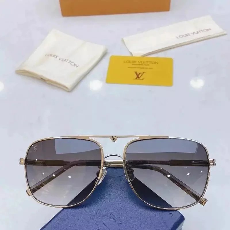 Prada Aviator Sunglasses Black Gradient Lens - 8
