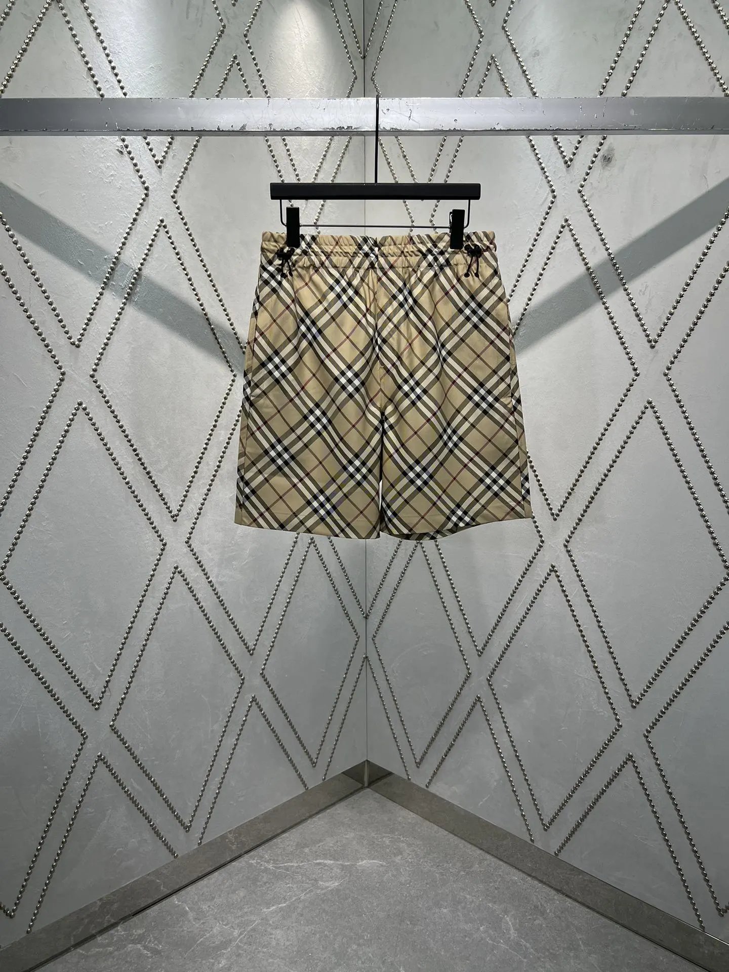 Burberry Vintage Check Drawstring Waist Shorts Beige Multicolor - 5