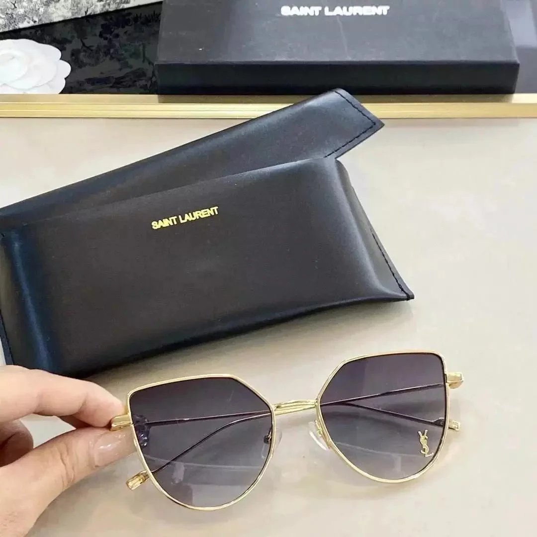 Prada Aviator Sunglasses Black Gradient Lens - 15