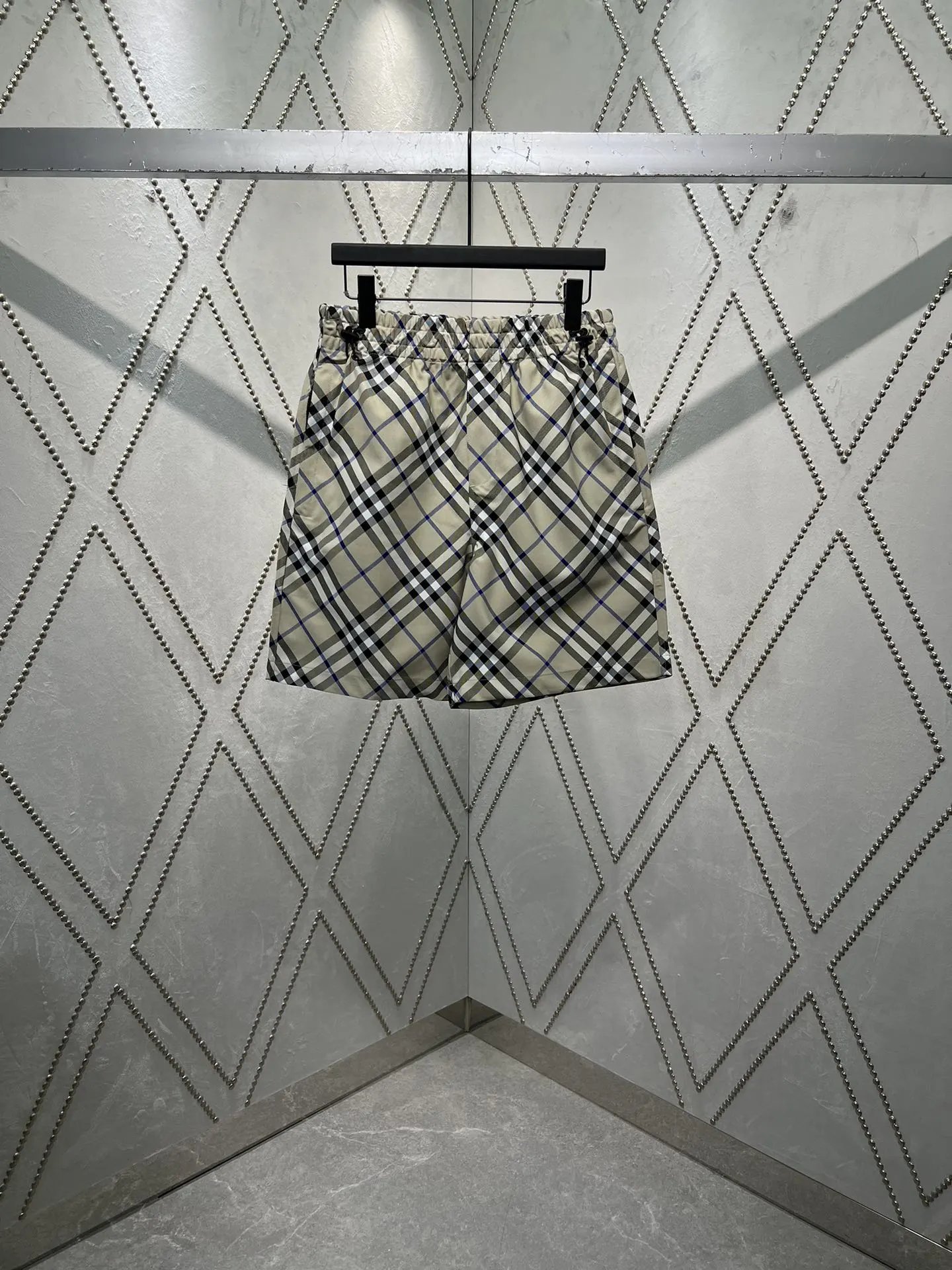 Burberry Vintage Check Drawstring Waist Shorts Beige Multicolor - 6