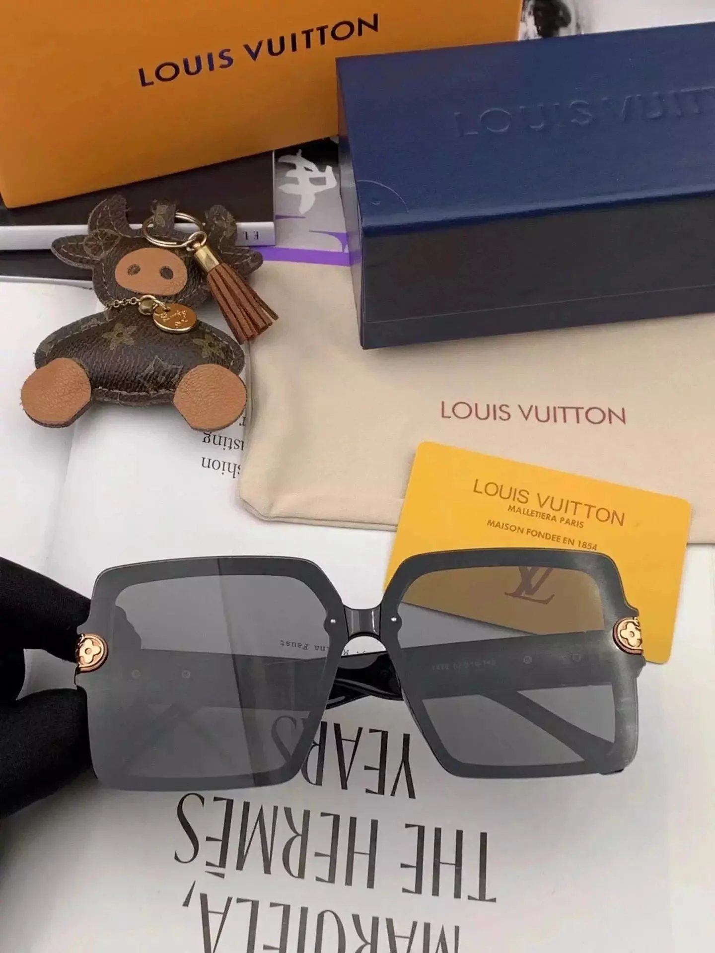 Prada Aviator Sunglasses Black Gradient Lens - 4