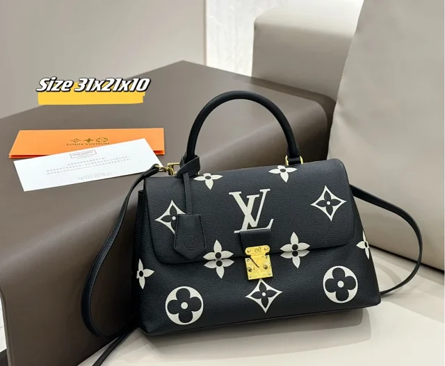 Louis Vuitton Shoulder Bags Monogram bag with matching pouch product detail image 10