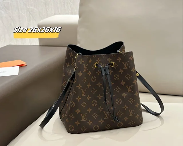 Louis Vuitton Shoulder Bags Monogram bag with matching pouch product detail image 14