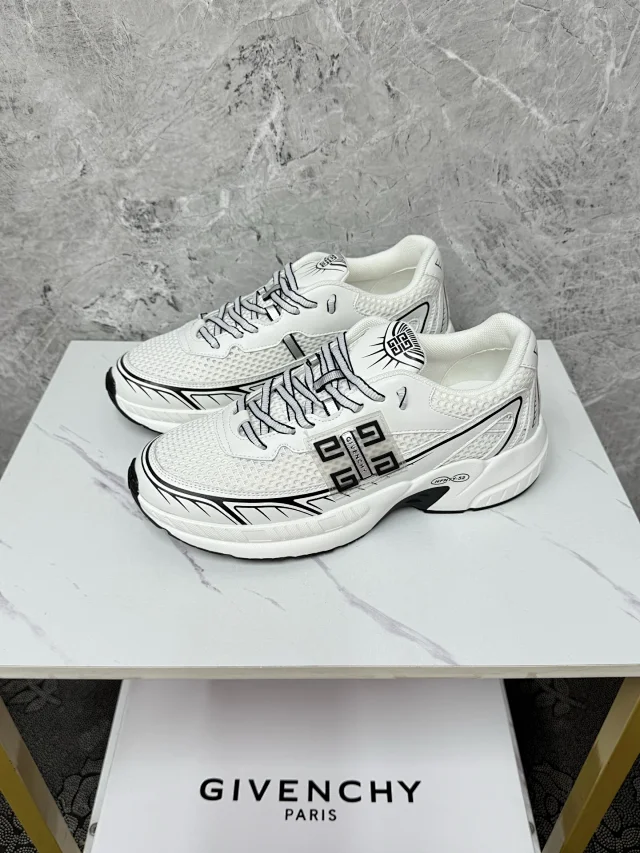 Givenchy Sneakers Low-Top Mesh with 4G Emblem product detail image 3