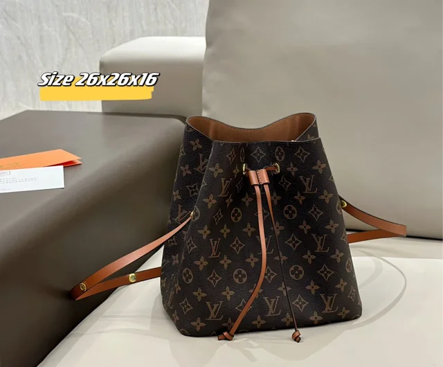 Louis Vuitton Shoulder Bags Monogram bag with matching pouch product detail image 13