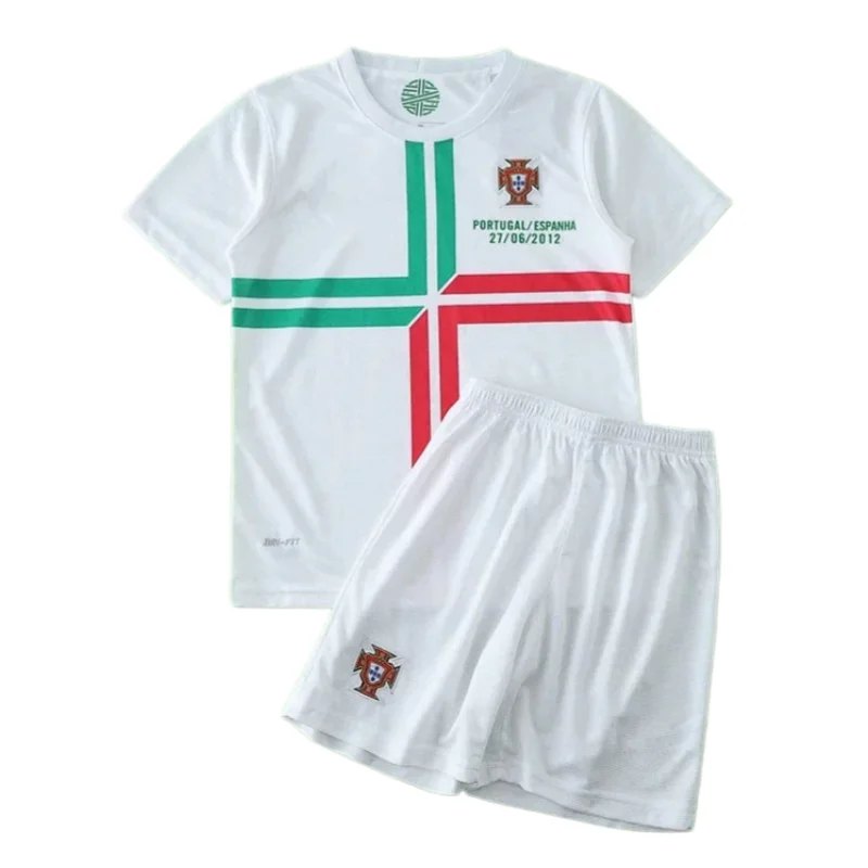 Kit de fútbol retro Portugal visitante infantil