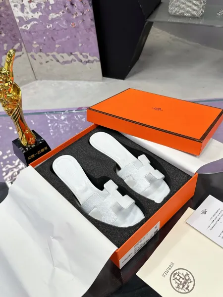 Hermès Oran Sandals White Epsom Leather Slippers - 1