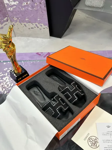 Hermès Oran Sandals Black Crystal-Embellished Slippers - 1