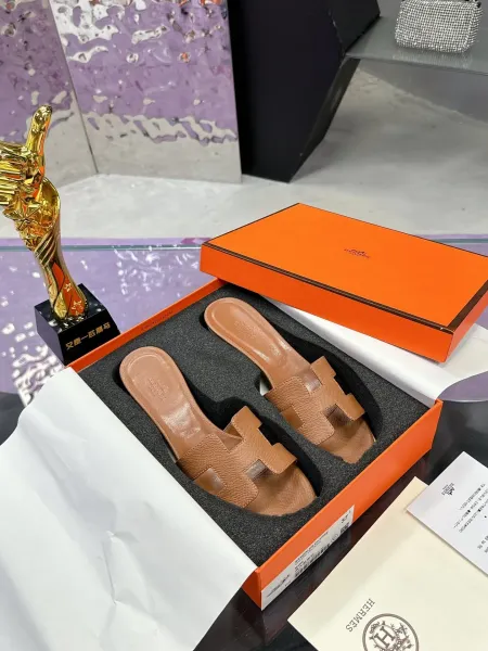 Hermès Oran Sandals Tan Epsom Leather Slippers - 1