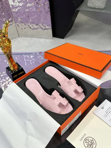 Hermès Oran Sandals Pink Epsom Leather Slippers - 1