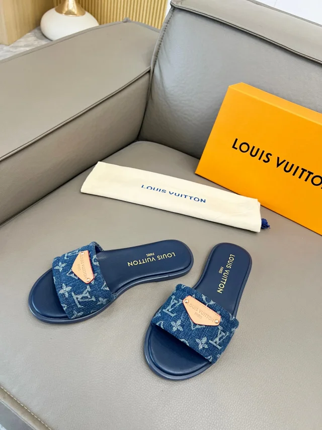 Louis Vuitton Slippers Wide-Strap Monogram Slide with Leather Plaque product detail image 3