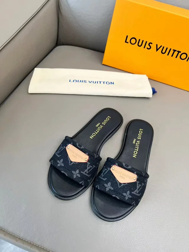 Louis Vuitton Slippers Wide-Strap Monogram Slide with Leather Plaque product detail image 7