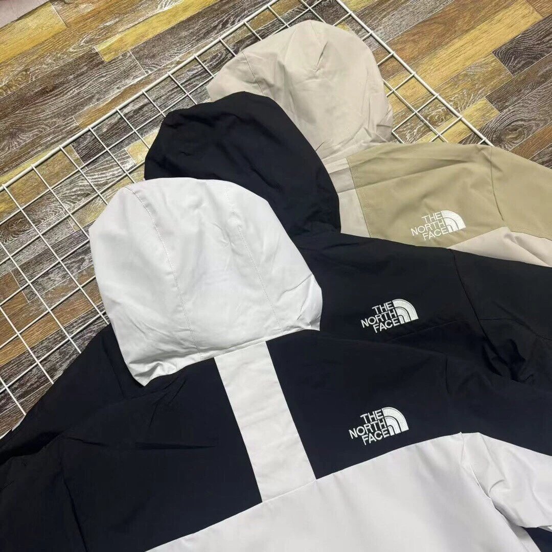 The North Face Venture 2 Jacket Black Outerwear - 19