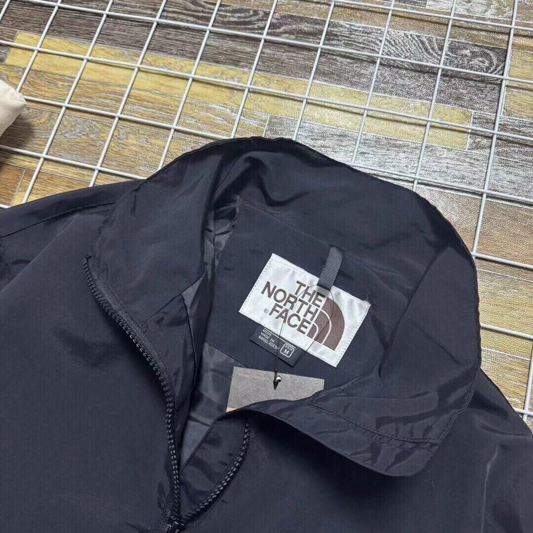 The North Face Venture 2 Jacket Black Outerwear - 14