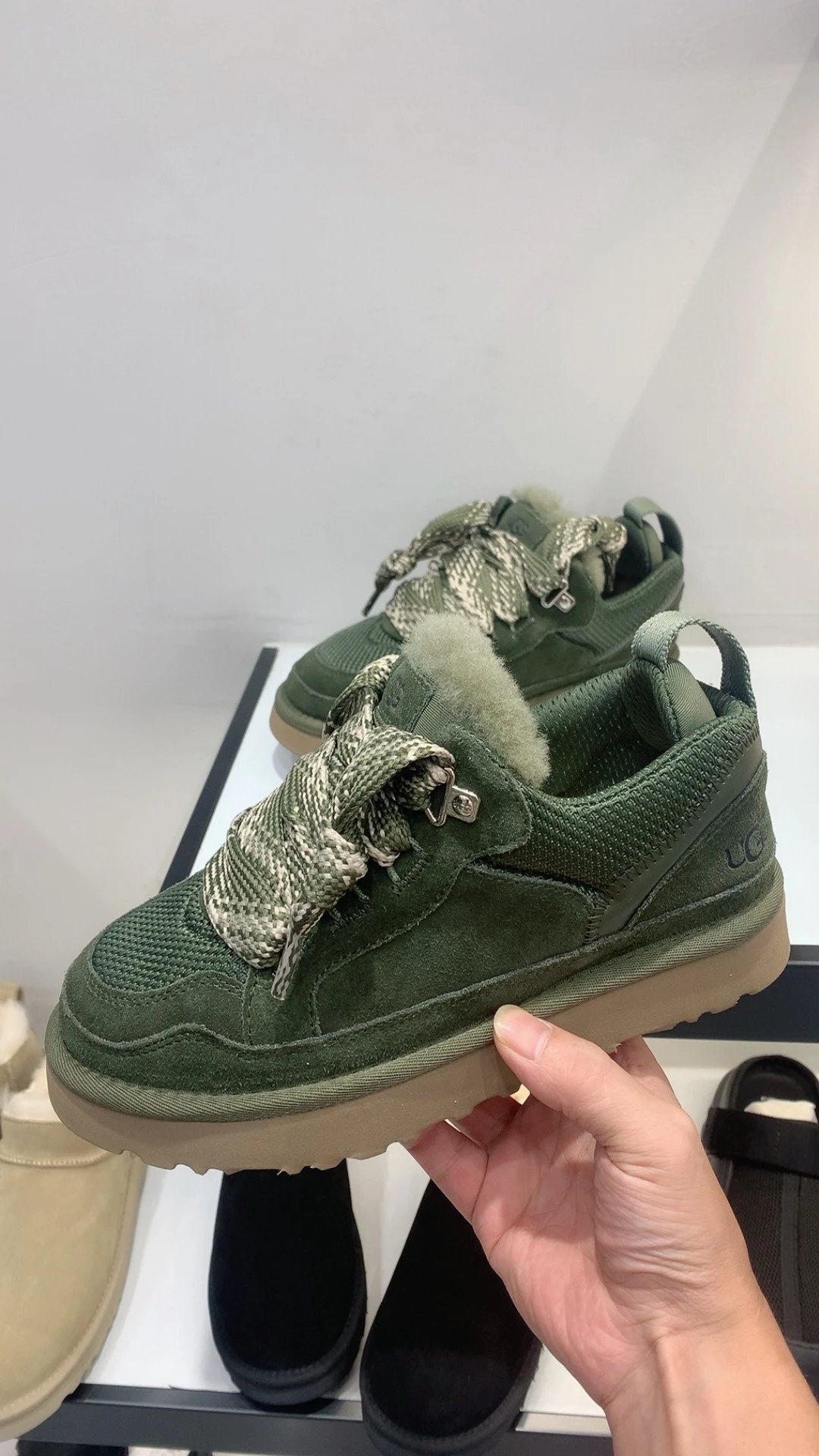 Suede Low Top Casual Shoes photo 6