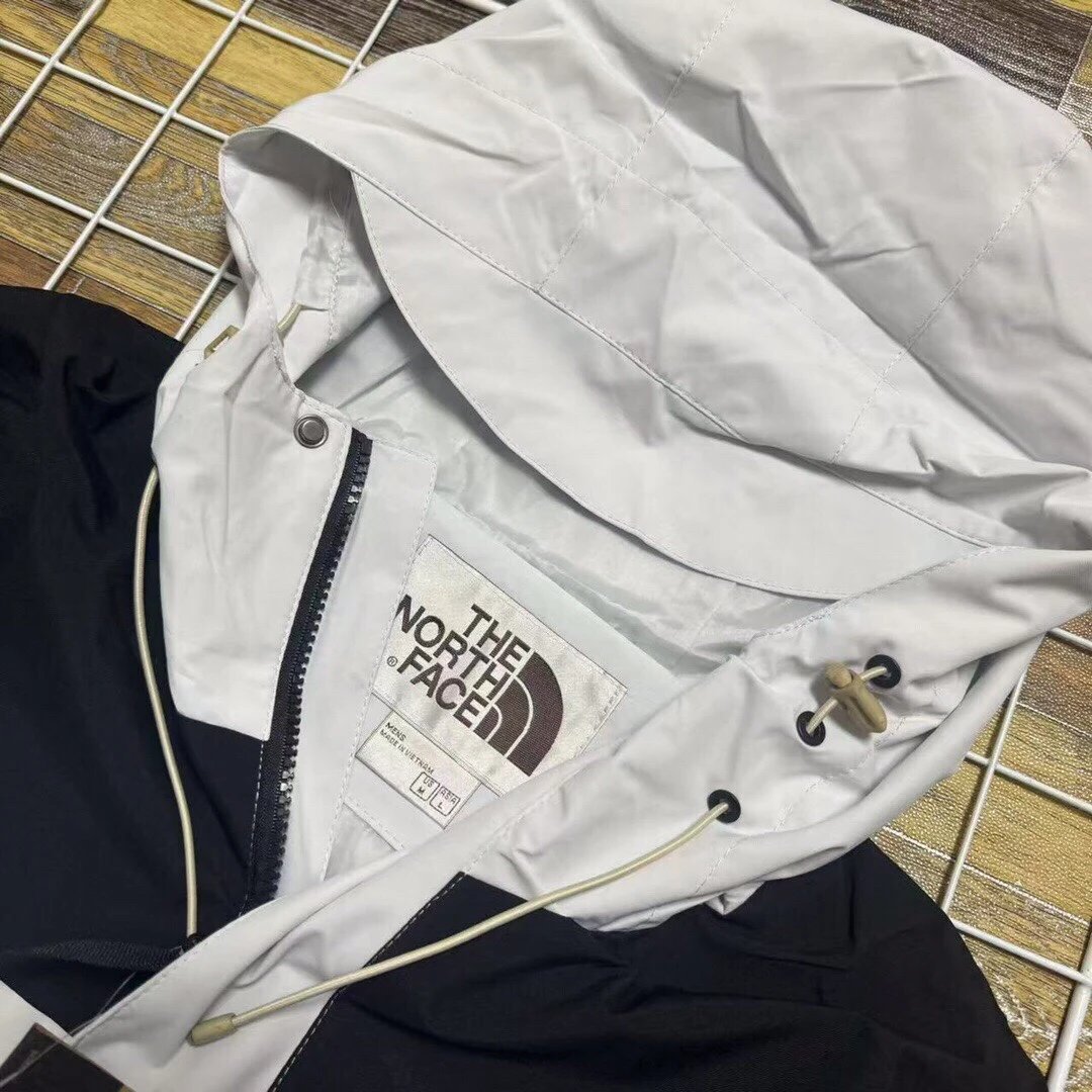 The North Face Venture 2 Jacket Black Outerwear - 20