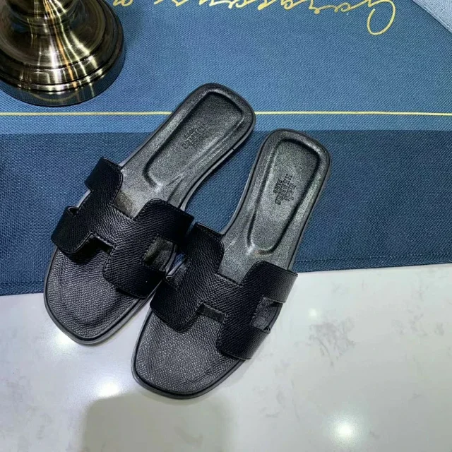 Hermès Slippers Oran H-cutout slide sandals product detail image 1