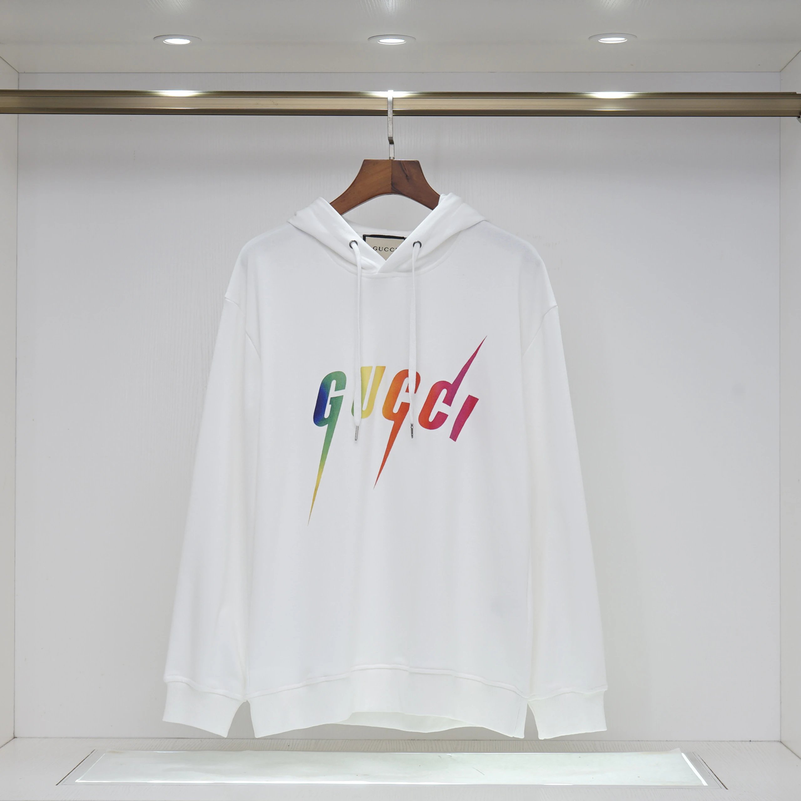 004白色