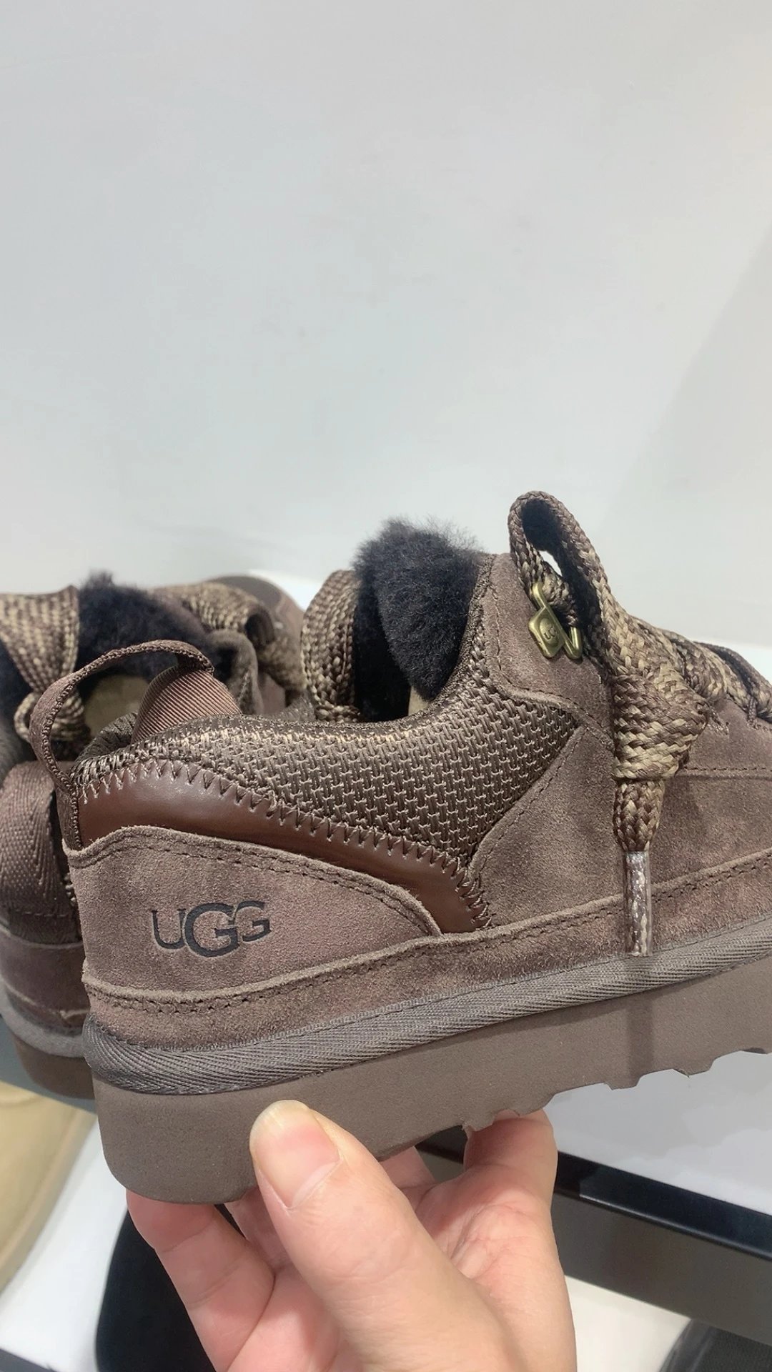 Suede Low Top Casual Shoes photo 7