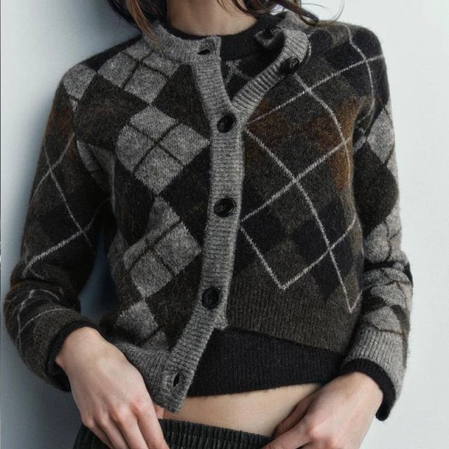 Zara Knitted Sweater: seller detail photo 2