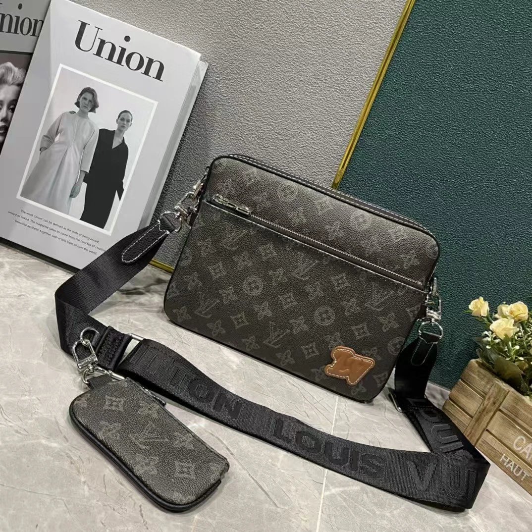 Louis Vuitton Monogram Canvas Camera Bag Navy and Olive Green Crossbody Bags - 5