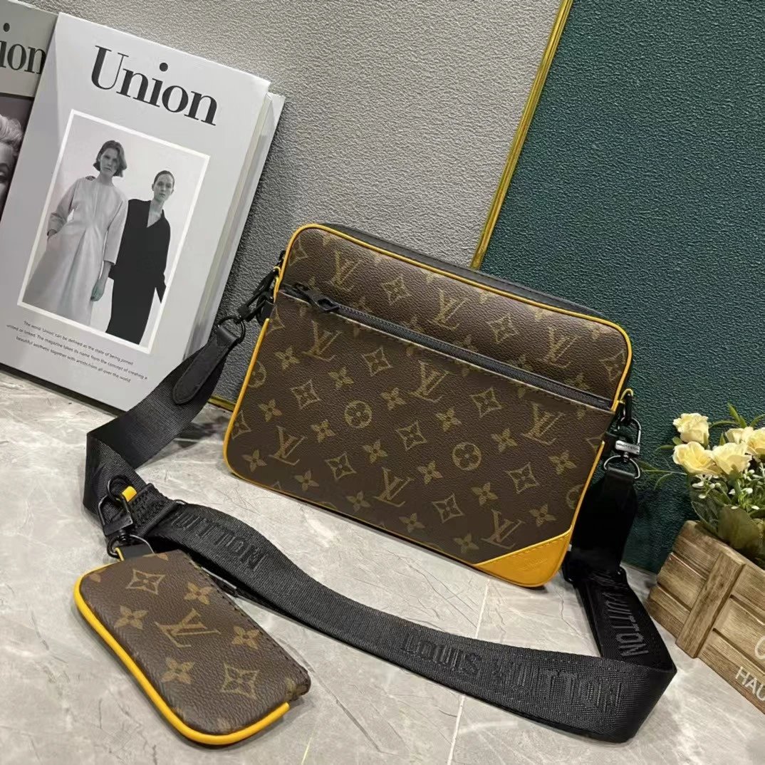 Louis Vuitton Monogram Canvas Camera Bag Navy and Olive Green Crossbody Bags - 4