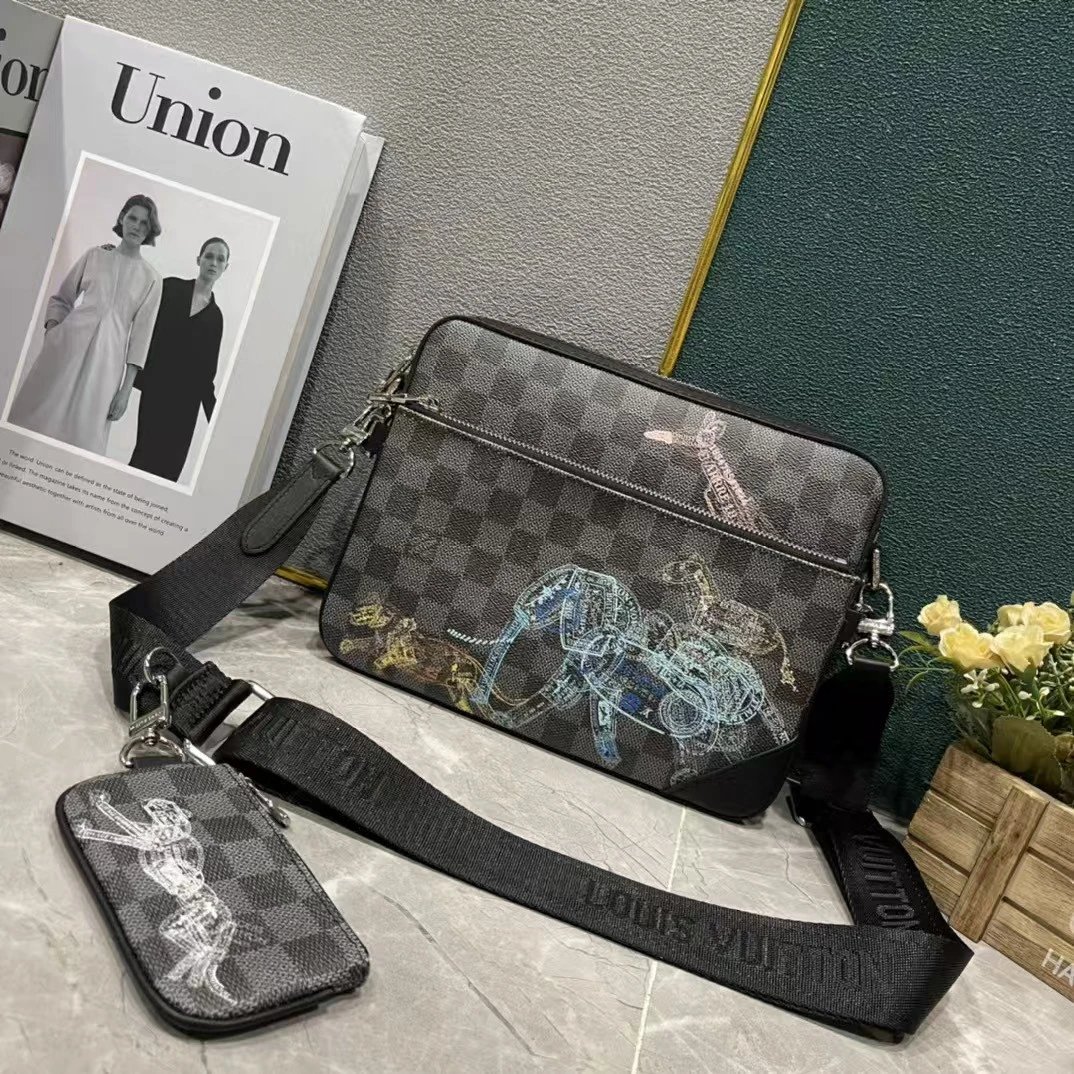Louis Vuitton Monogram Canvas Camera Bag Navy and Olive Green Crossbody Bags - 3