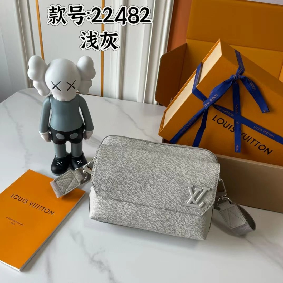 Louis Vuitton Pochette Métis C