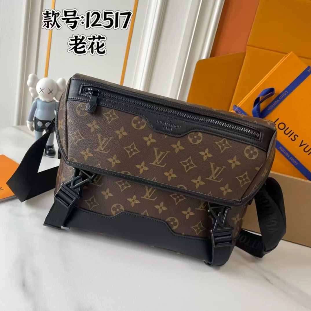 Louis Vuitton Monogram Messeng