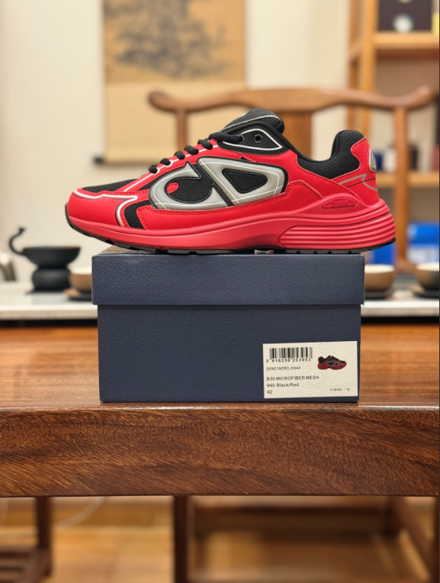 H940/Black Red