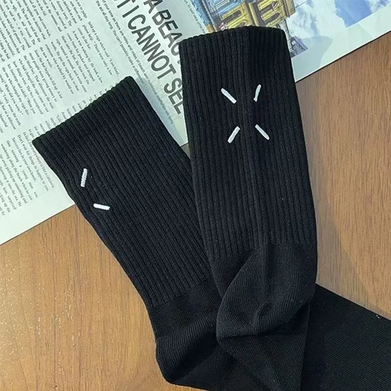 Black - 4 Pairs