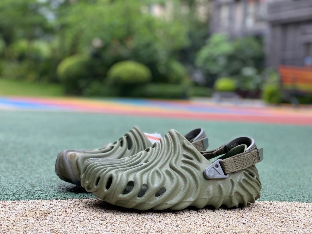 Salehe Bembury×Crocs Pollex Clog