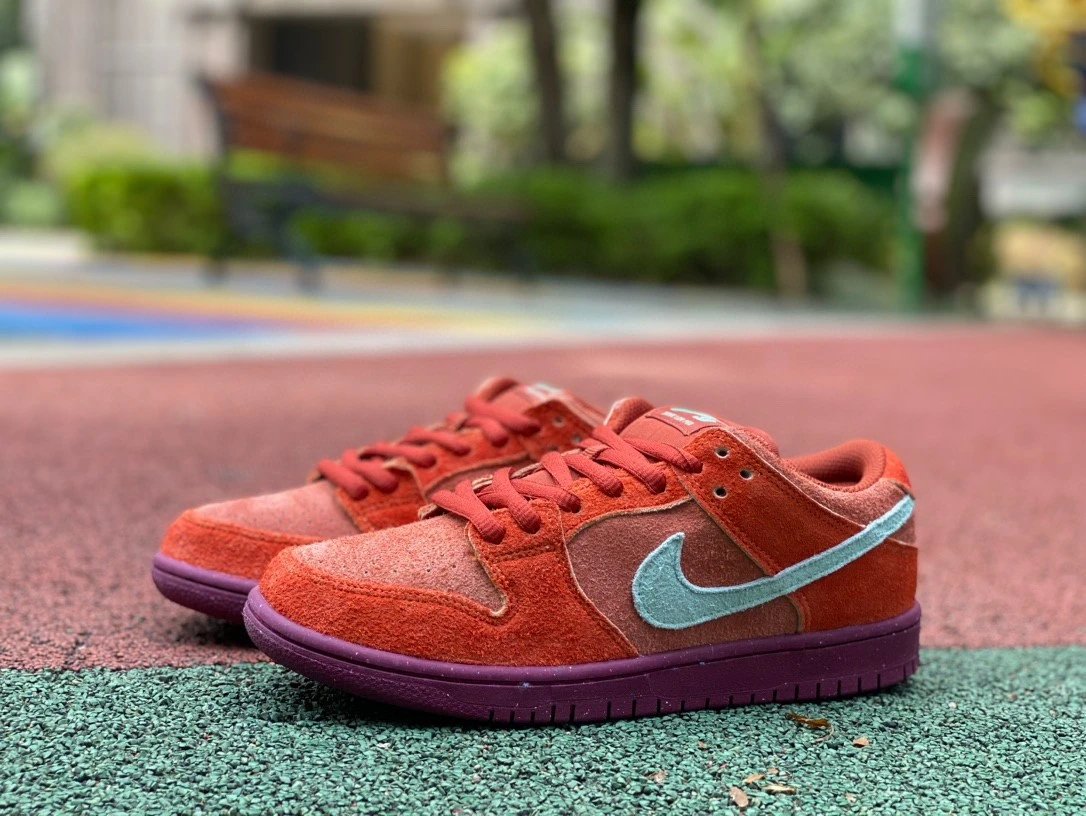 Nike SB Dunk Low