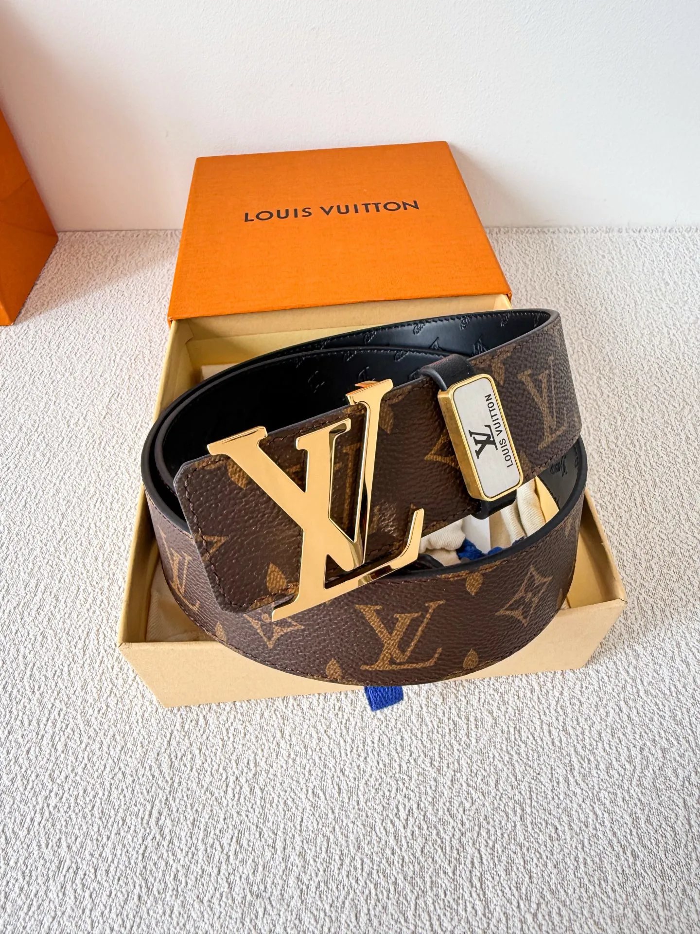 Louis Vuitton Gucci...Belt