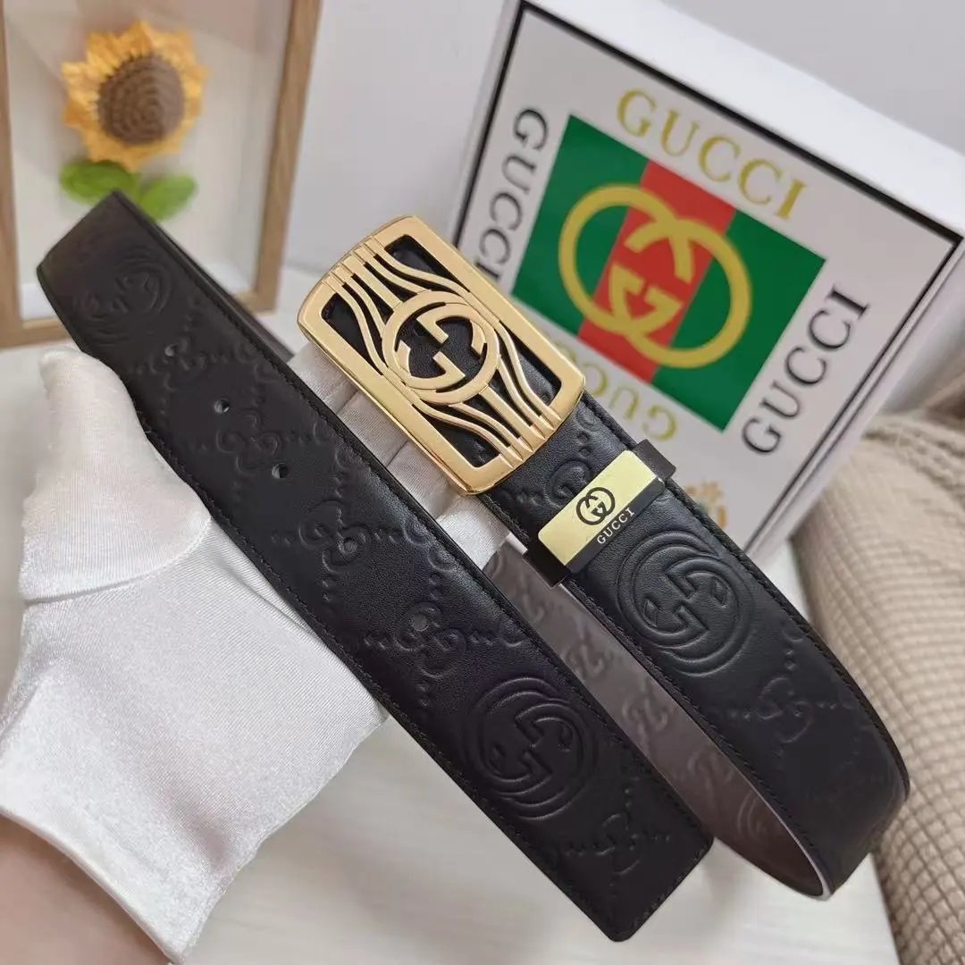 Gucci  Louis Vuitton...Belt