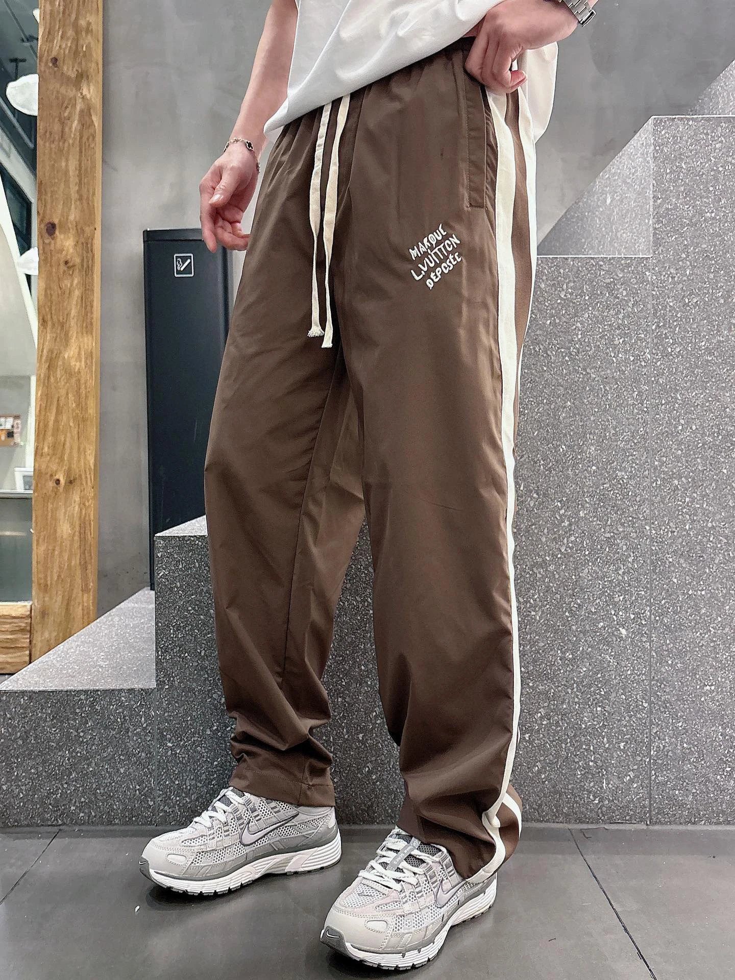Louis Vuitton Pants