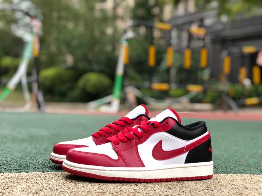 Jordan 1 Low
