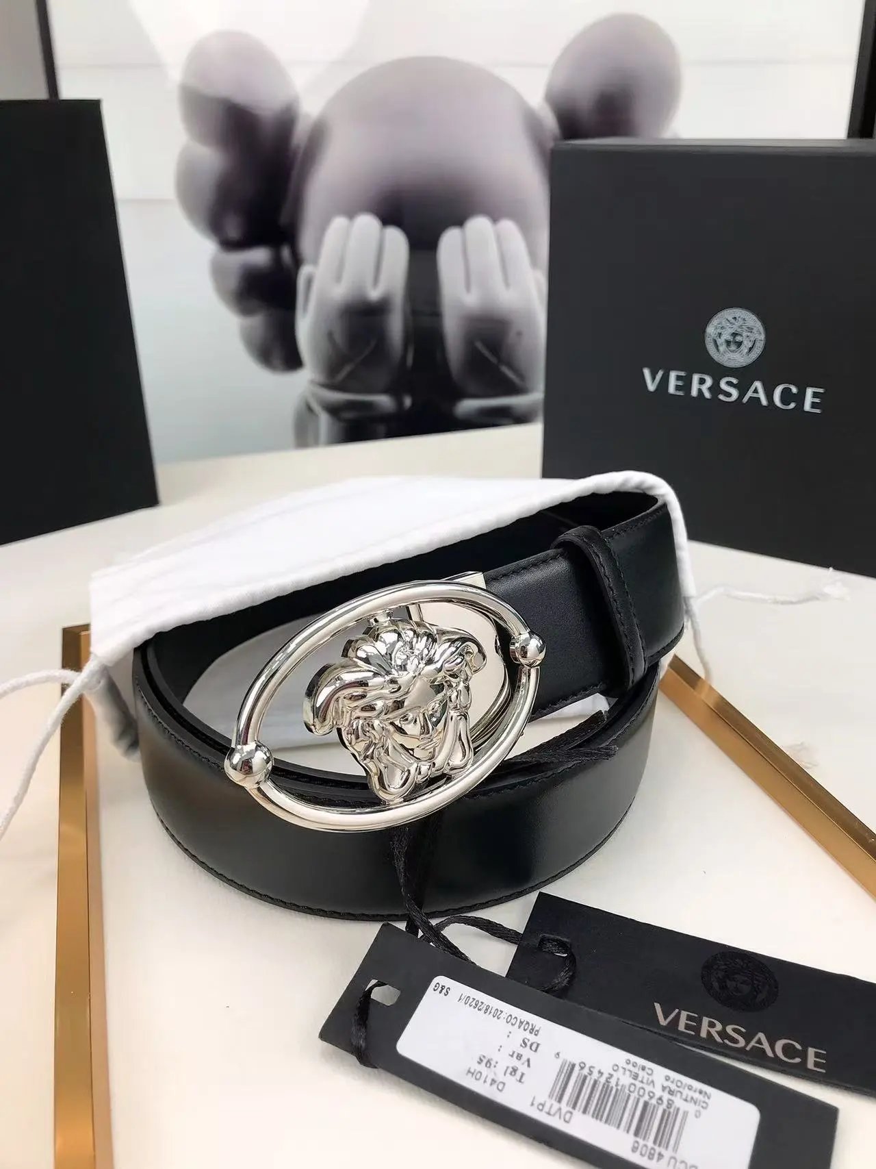 Gucci  Louis Vuitton...Belt