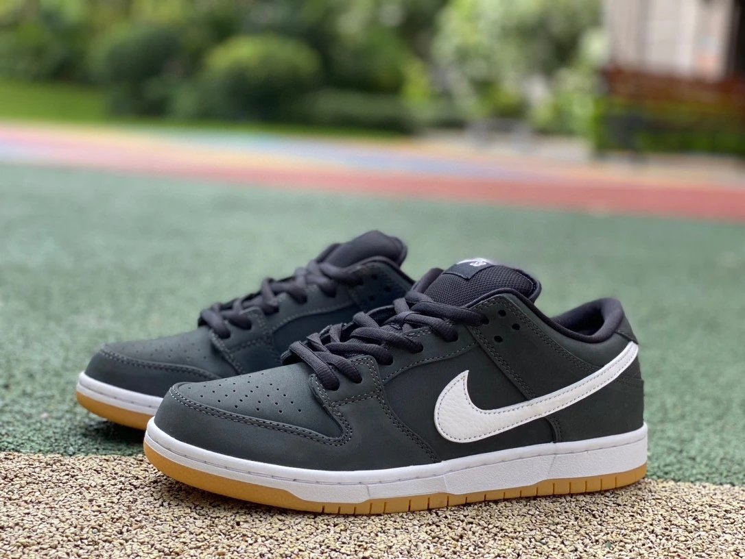 Nike SB Dunk Low
