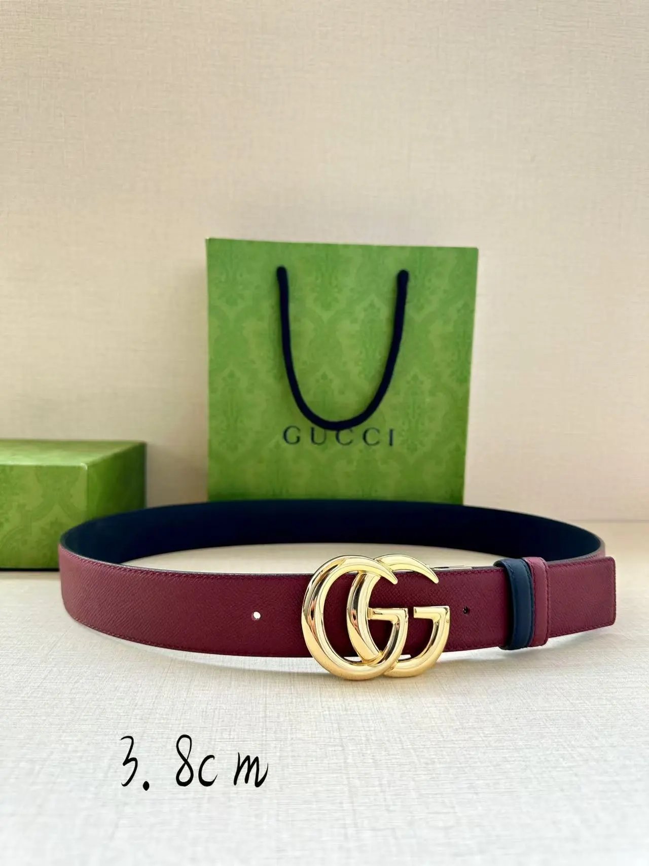 Gucci  Louis Vuitton...Belt