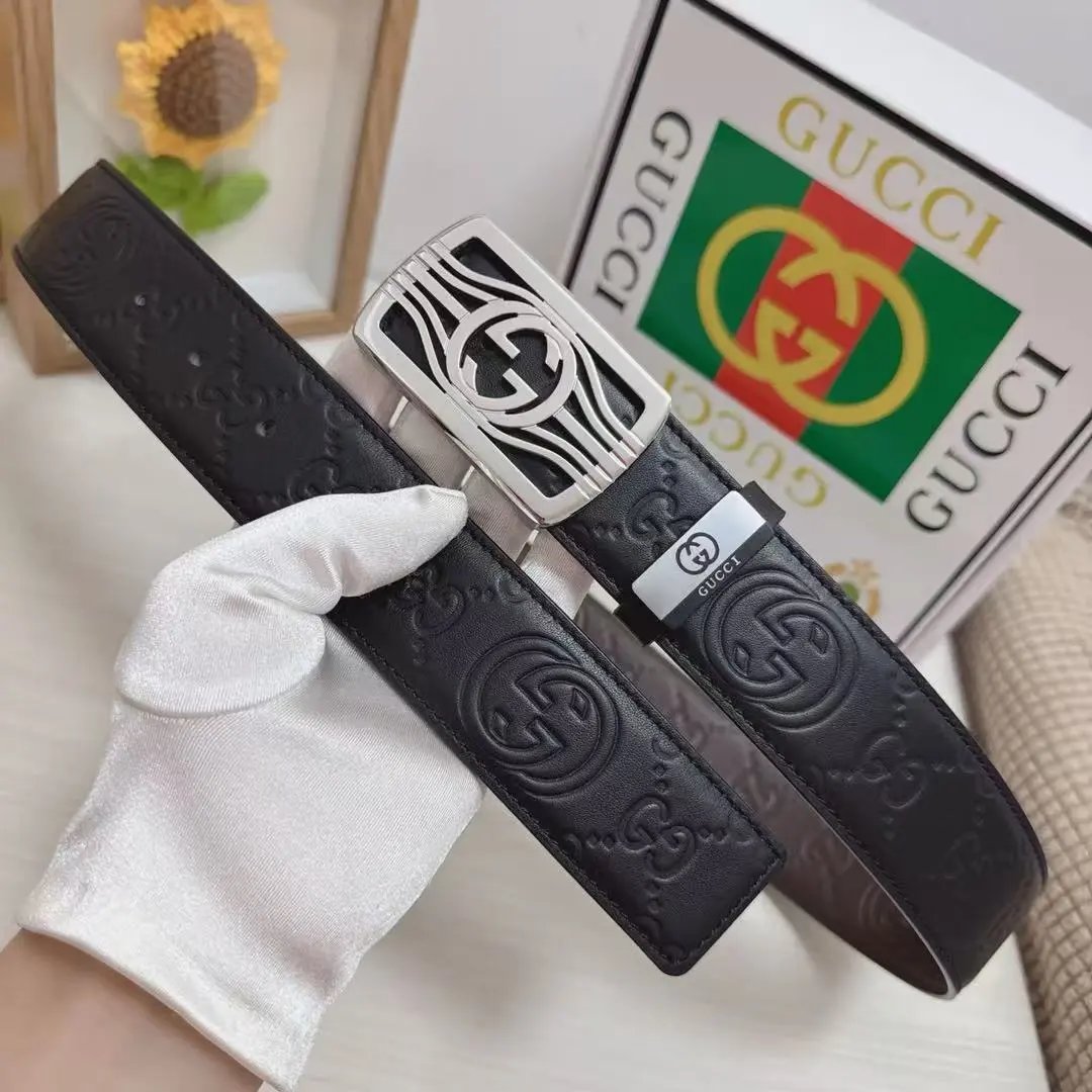 Gucci  Louis Vuitton...Belt