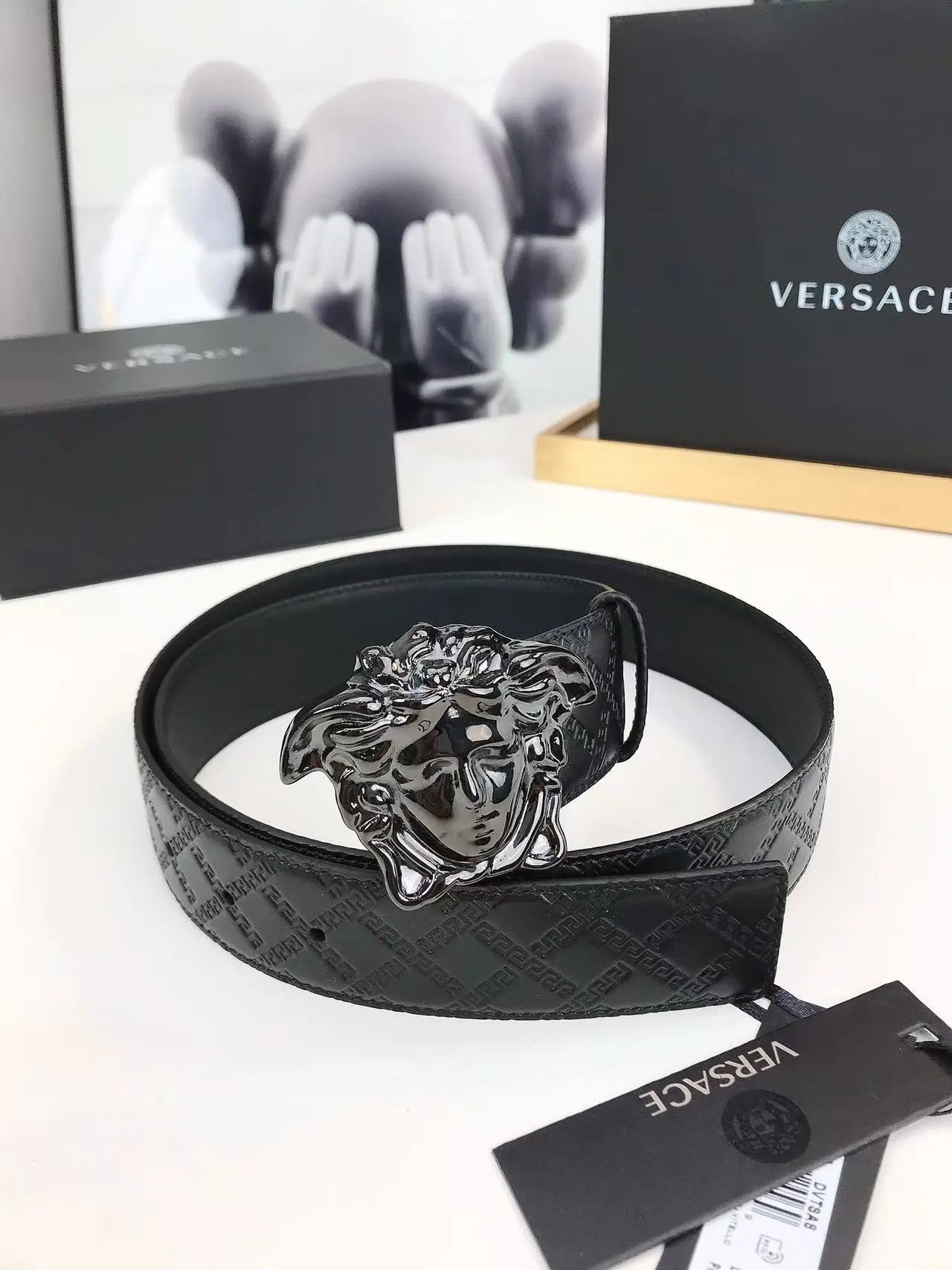 Gucci  Louis Vuitton...Belt