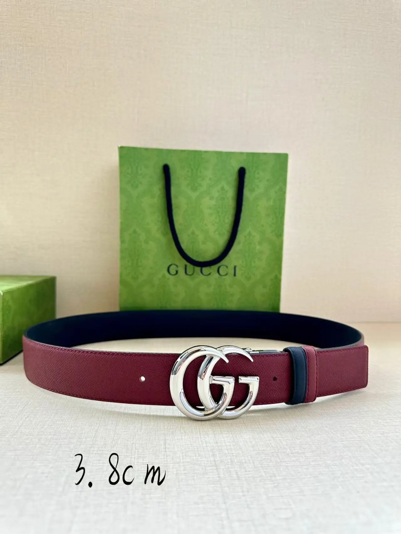 Gucci  Louis Vuitton...Belt