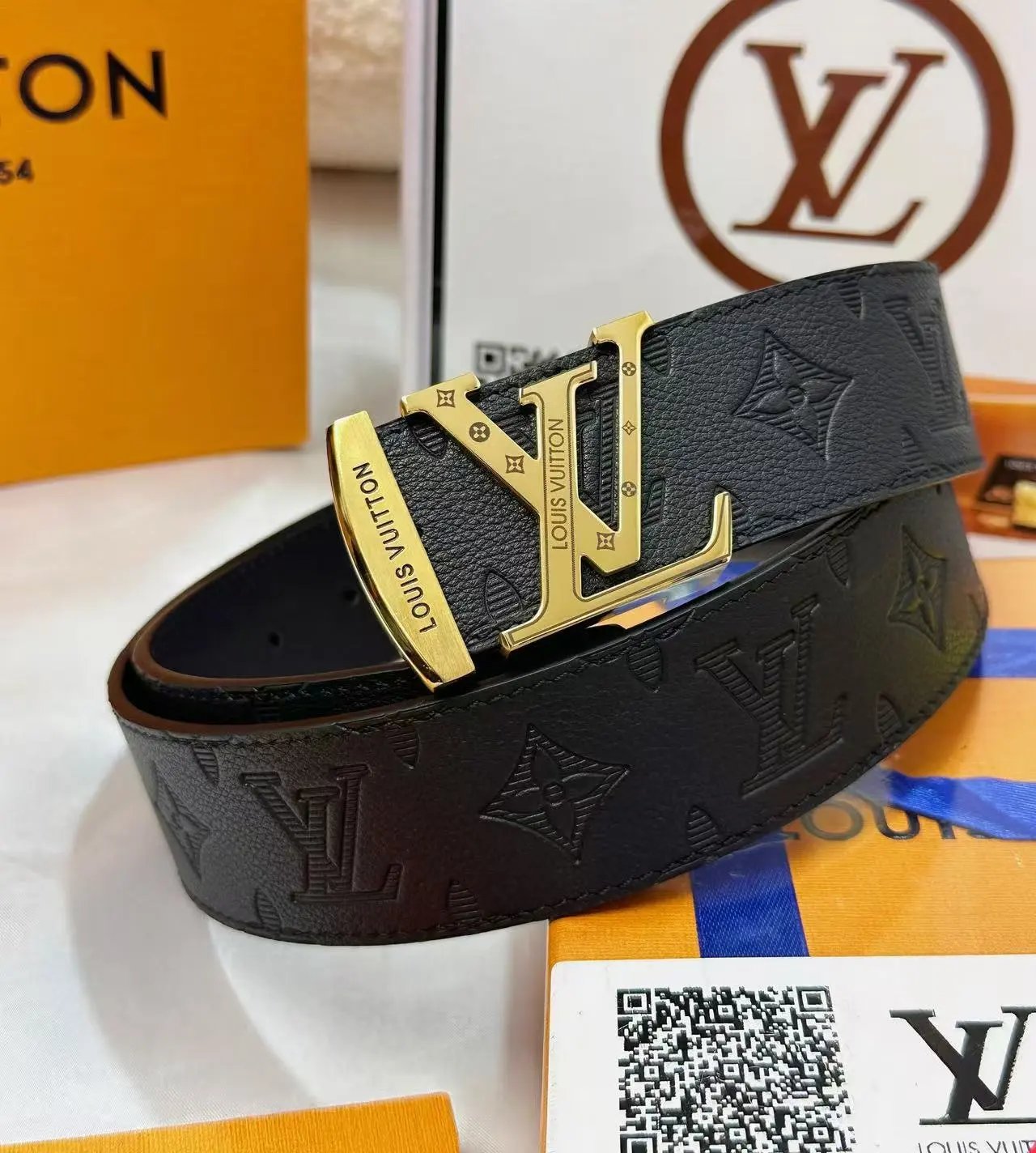  Louis Vuitton Gucci... Belt