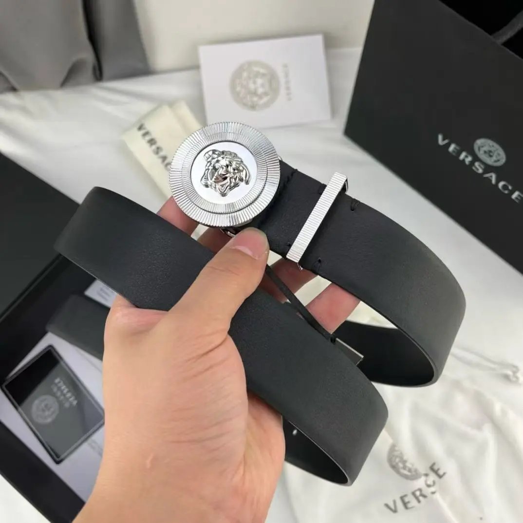 Gucci  Louis Vuitton...Belt