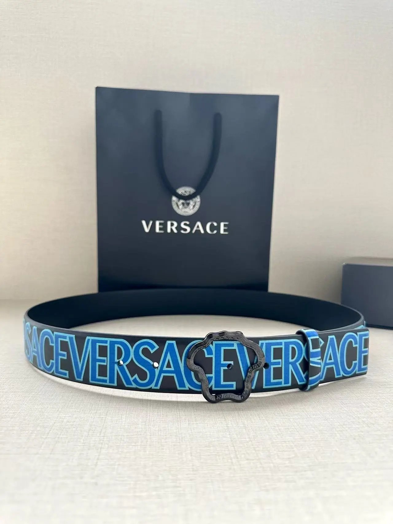  Louis Vuitton Gucci...Belt