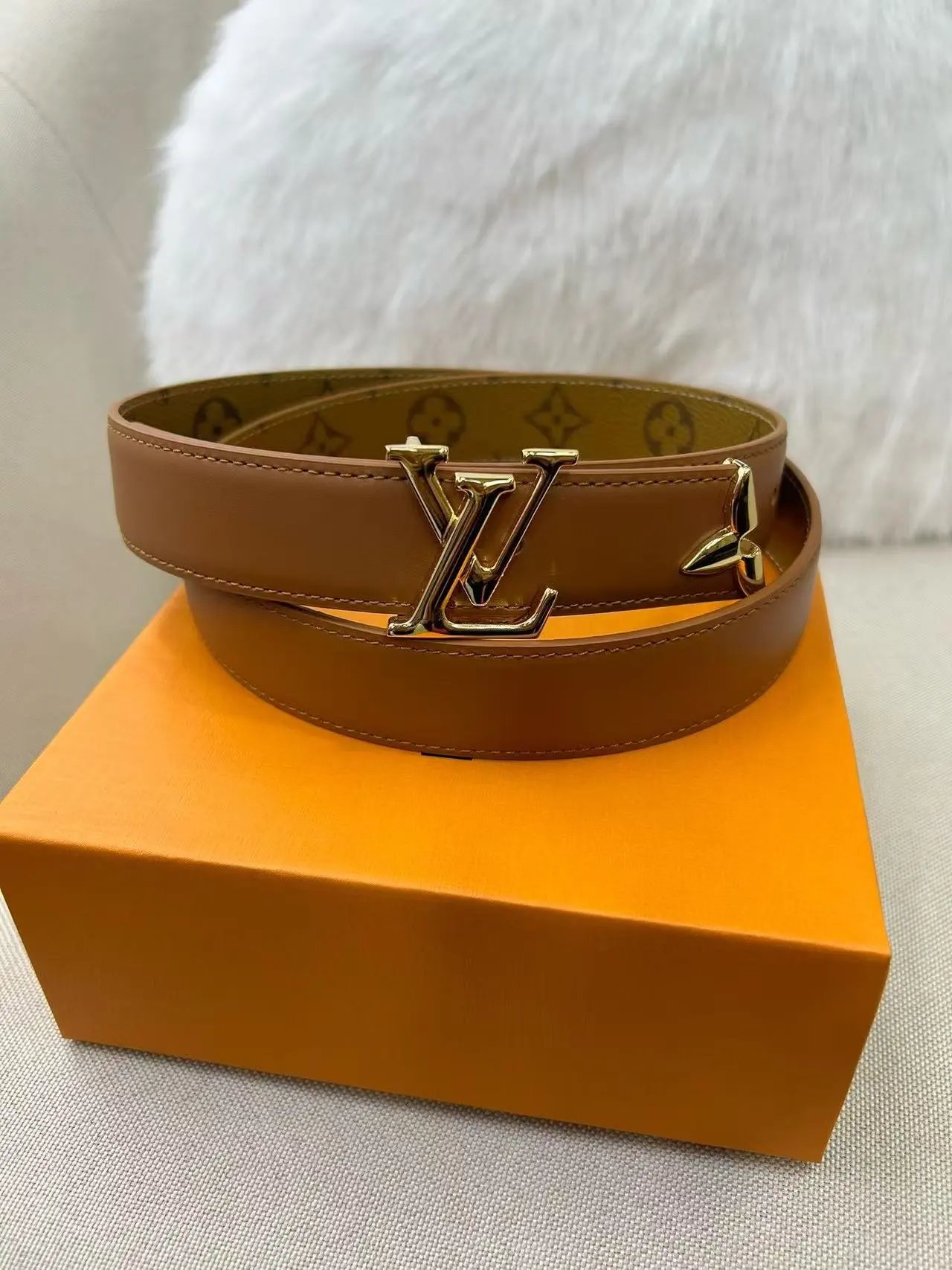 Louis Vuitton Gucci... Belt