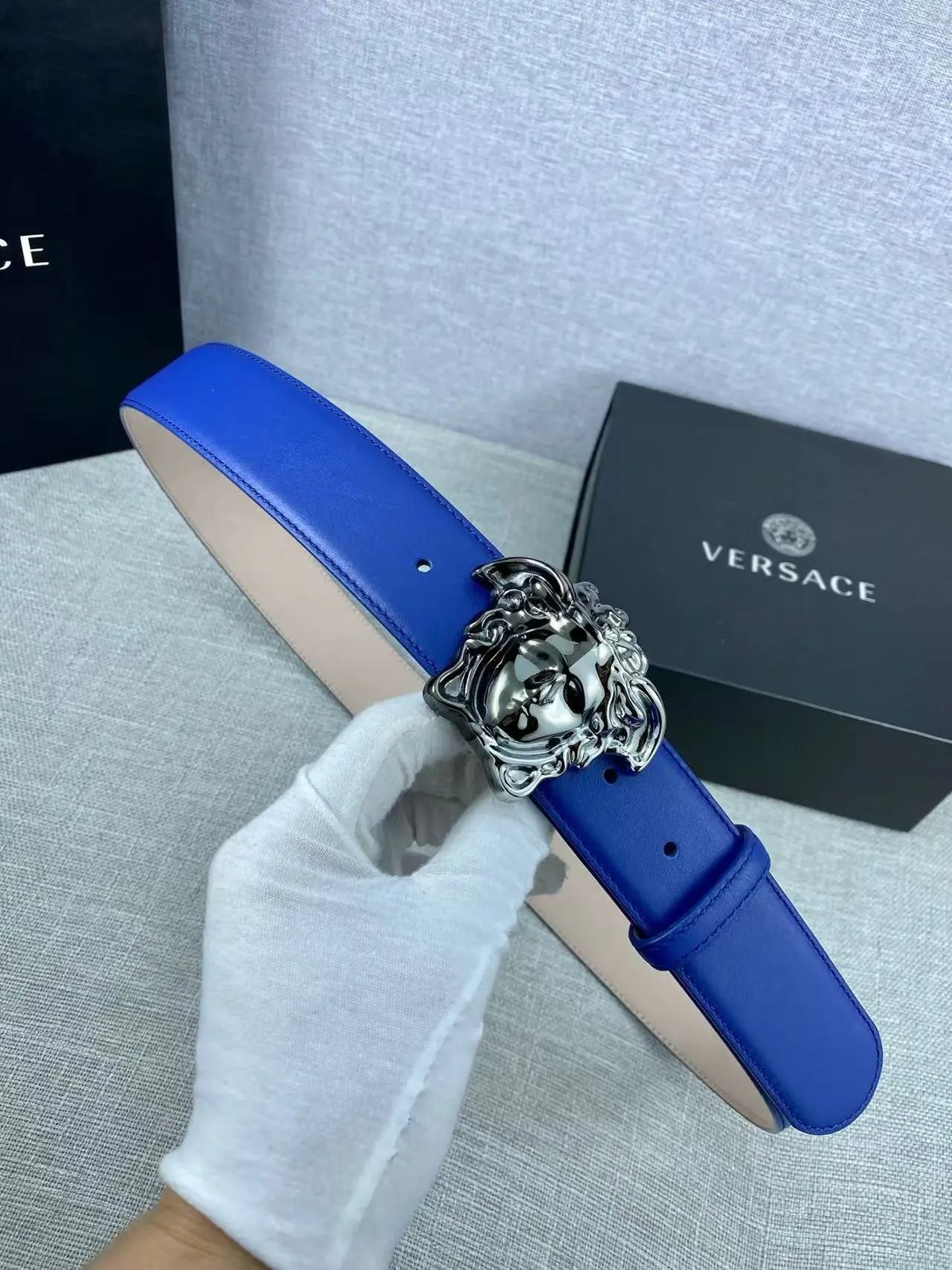 Gucci  Louis Vuitton...Belt