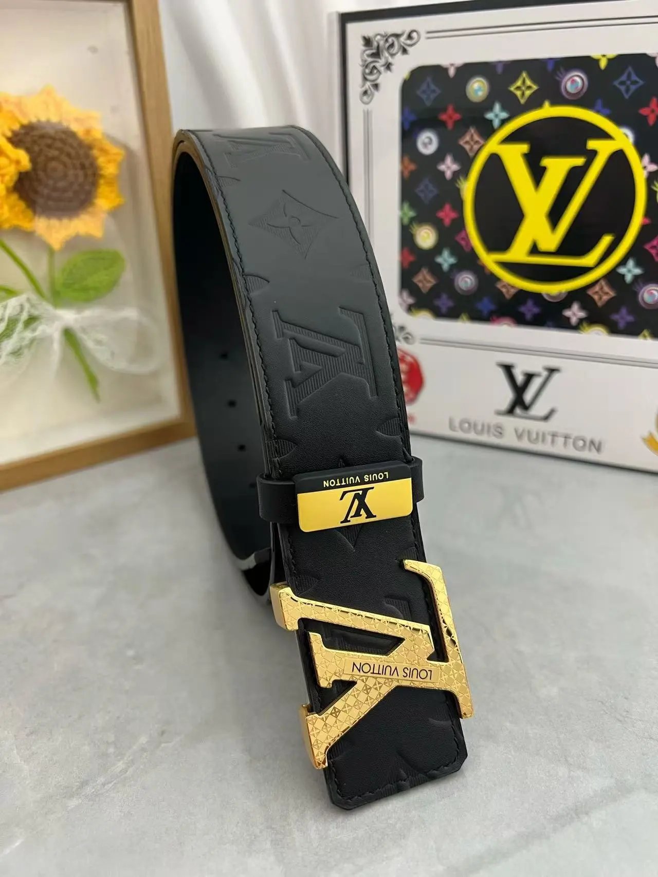 Gucci  Louis Vuitton...Belt